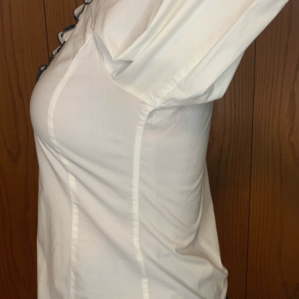 White with black trim fringe collar, sleeves and flowers. Ravel size S/P - Picture 4 of 7